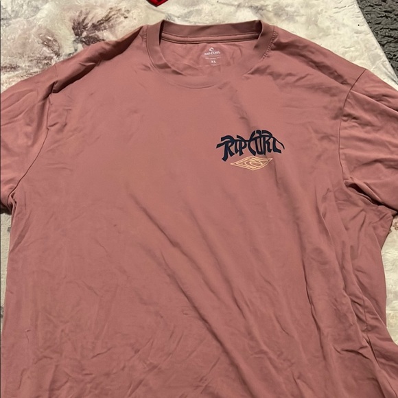 Rip Curl Other - Rip Curl Pink Short Sleeve Tee Casual Comfort it’s salmon color